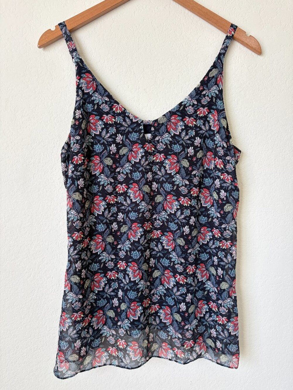 CAbi Top Womens Small Navy Blue Floral Print Sleeveless Flowy Flirty Cami Tank S